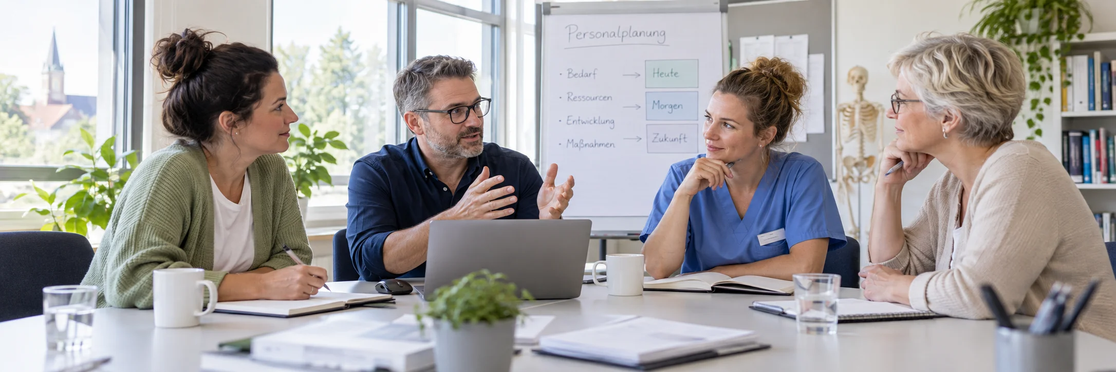 Führungskräfte aus der Pflege tauschen sich zur Personalplanung aus